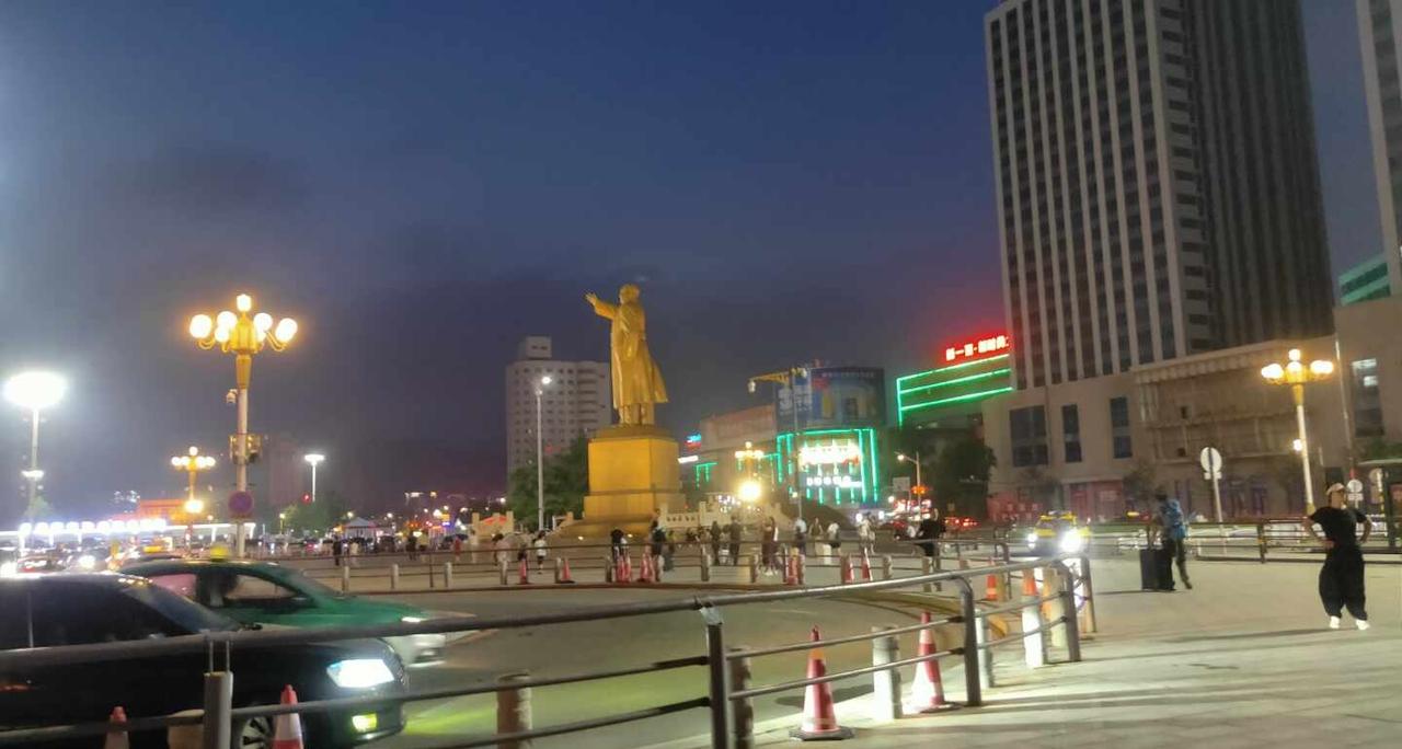 刘宇宁丹东