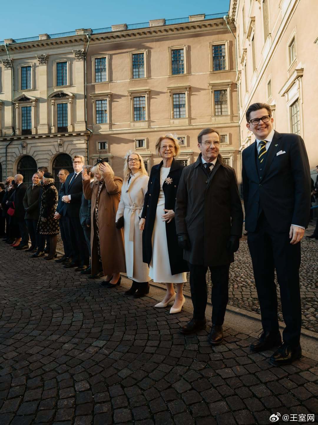 瑞典王室 🇸🇪🇸🇬10月19日，新加坡总统尚达曼阁下和第一夫人珍一藤木·