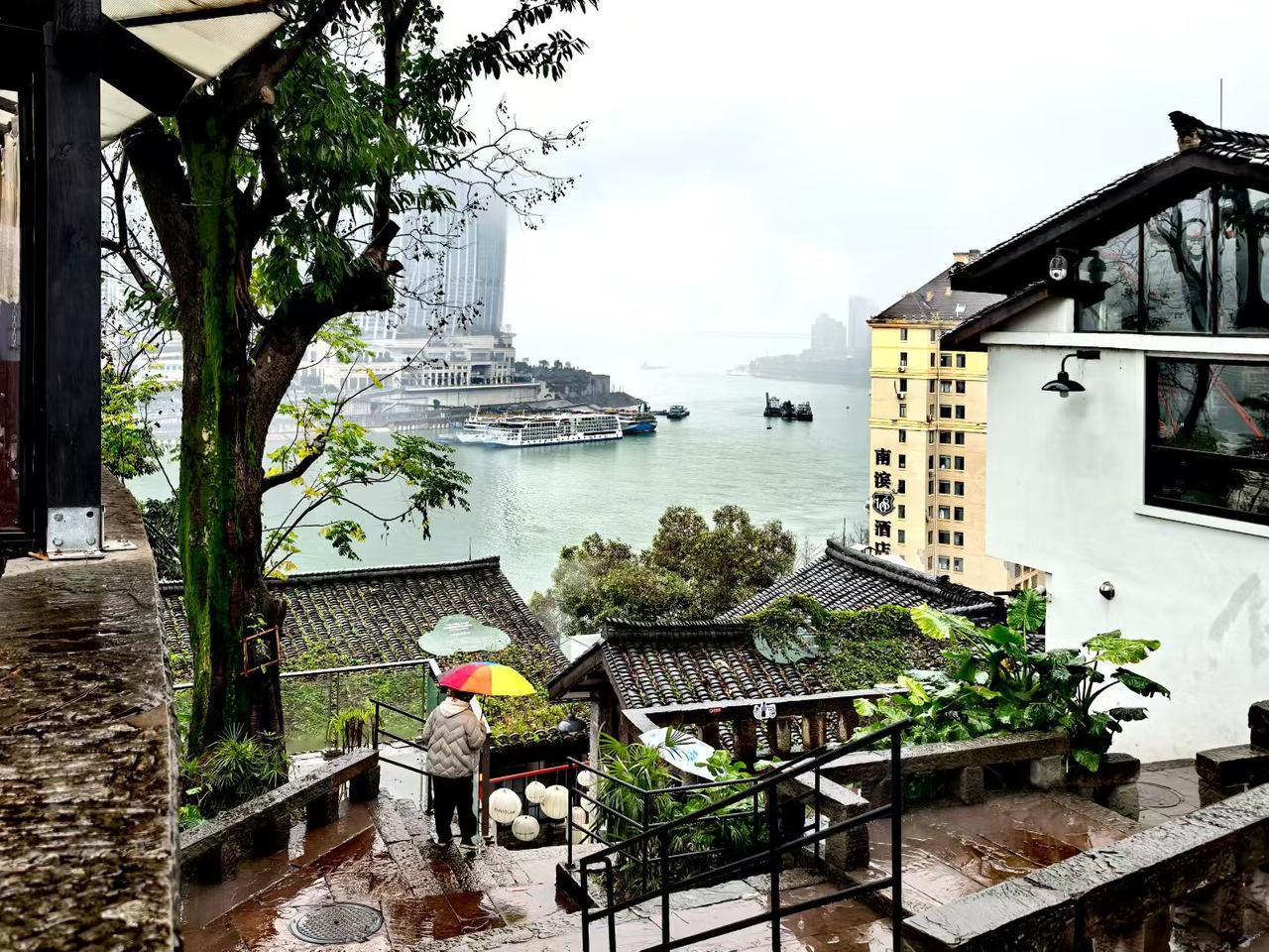 得人才者得天下，
2024年中国最具人才吸引力城市，前十：北京、上海、深圳、广州