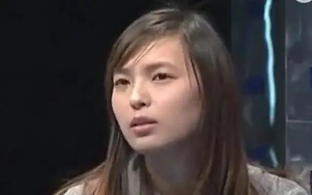 她嫌丈夫没出息，狠心抛下2岁女儿，一走就是二十多年，哪料，女儿结婚，她竟现身，妄