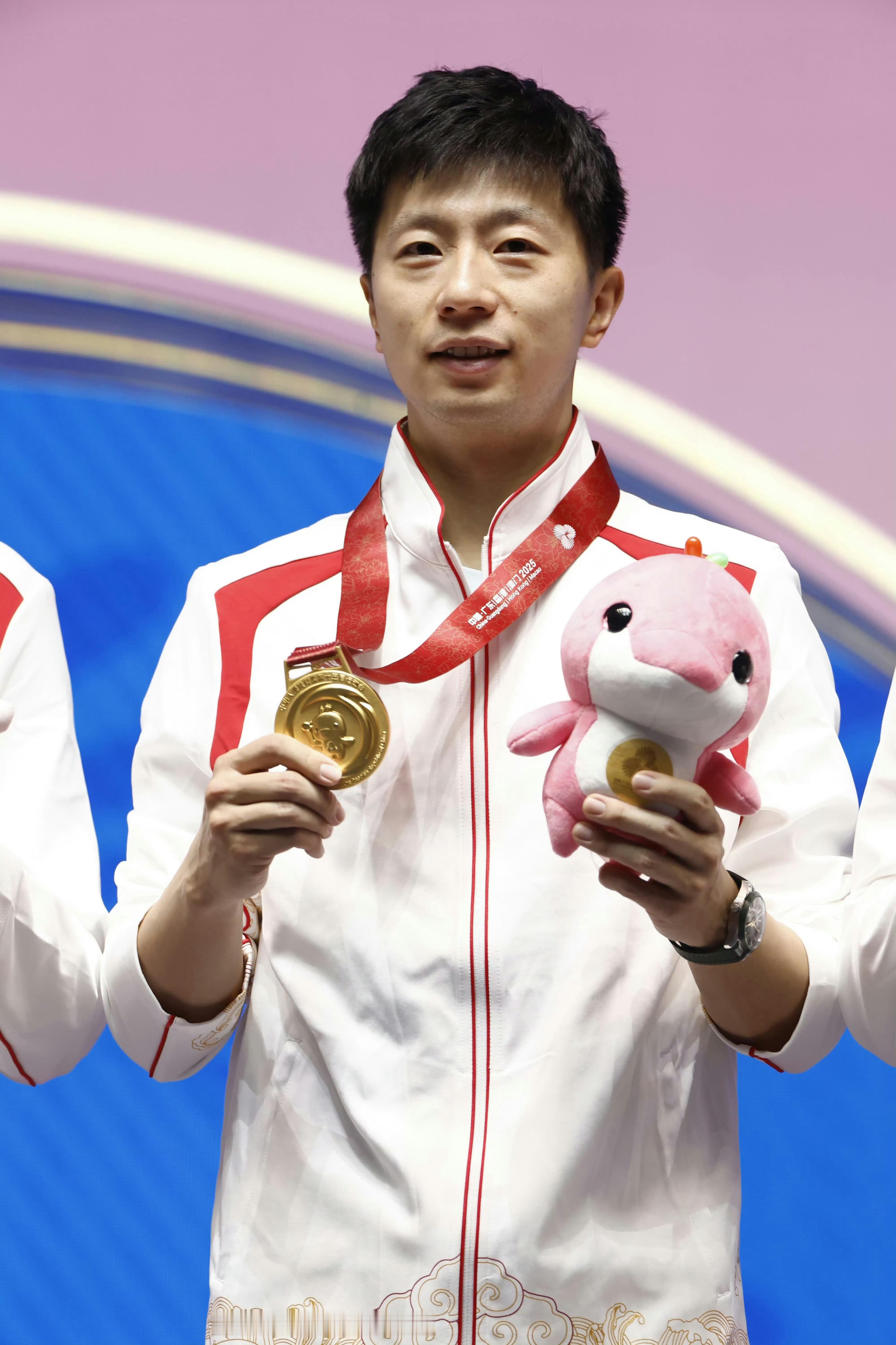 用行动书写热爱 传奇永不停步 永远是开创者 第一人 