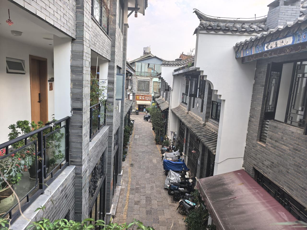 记录我的2026 
目的地云南红河州建水县，我踏入了那条青石小巷。脚下的青石经岁