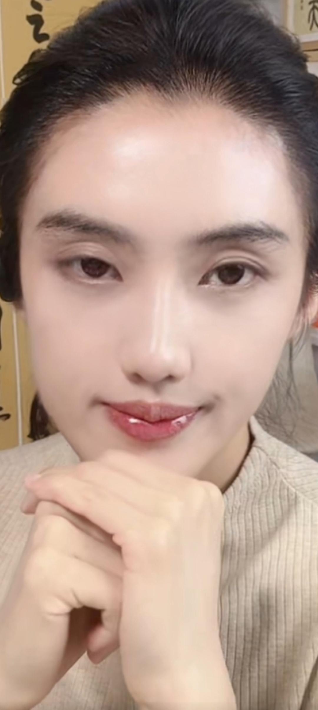 这姑娘看着好温柔啊！