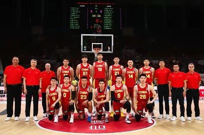 中国男篮输了，再次不敌日本，输了将近20分，差距是非常明显的，几点感触：

1、