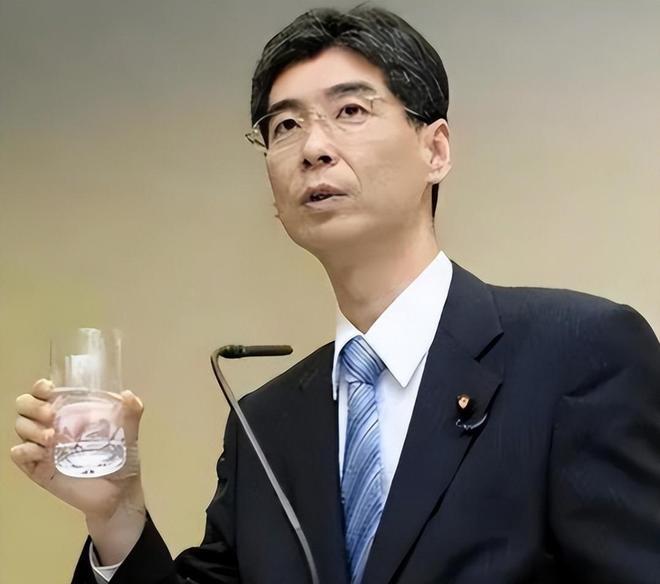 这些年，中文网络里反复流传着园田康博已经离世的消息。不少传言言之凿凿，说他当年喝