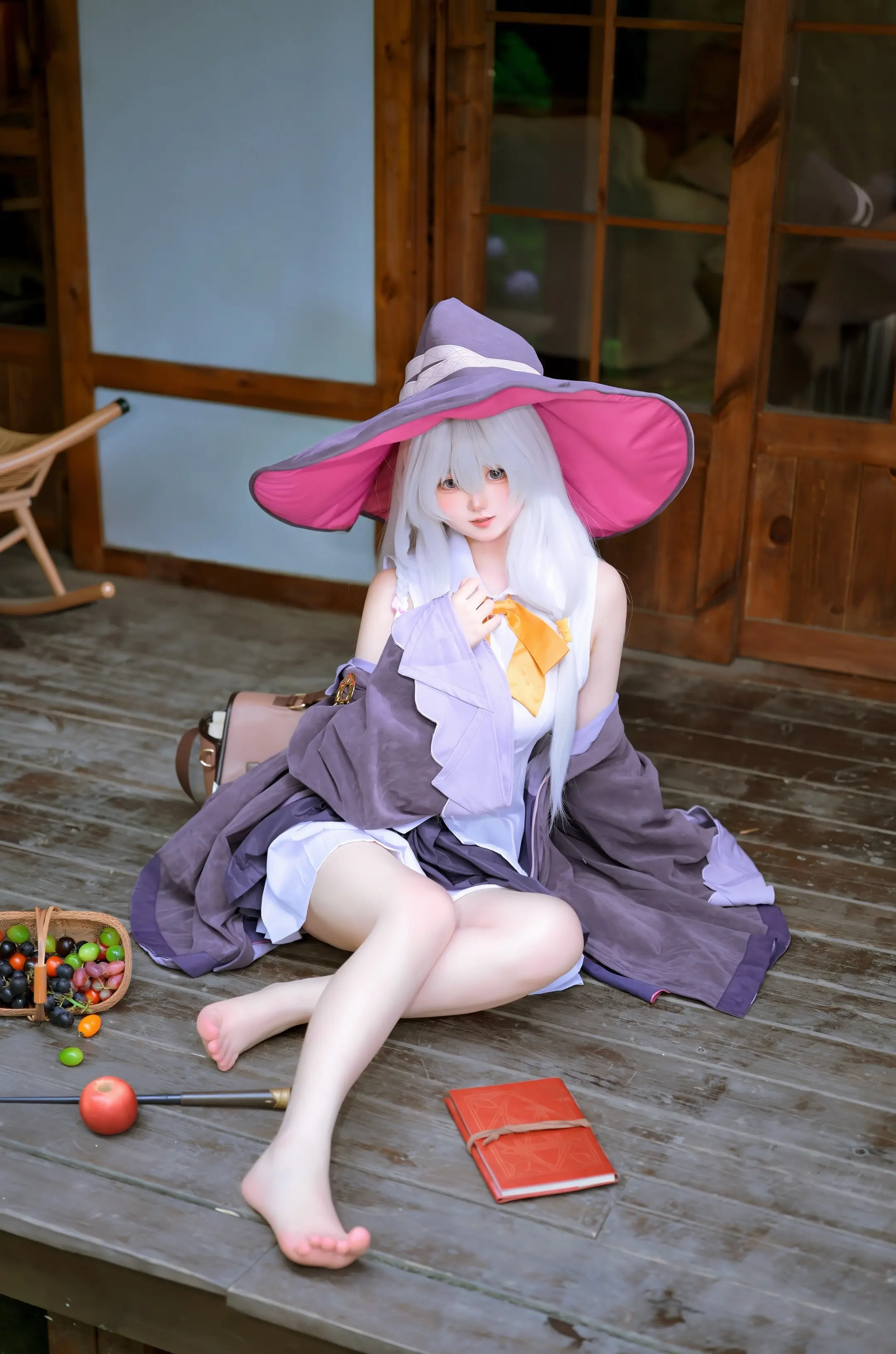 悠闲的旅途，何不坐下小憩一番。或者你是否想了解一下微醺的屑魔女，或者还...
