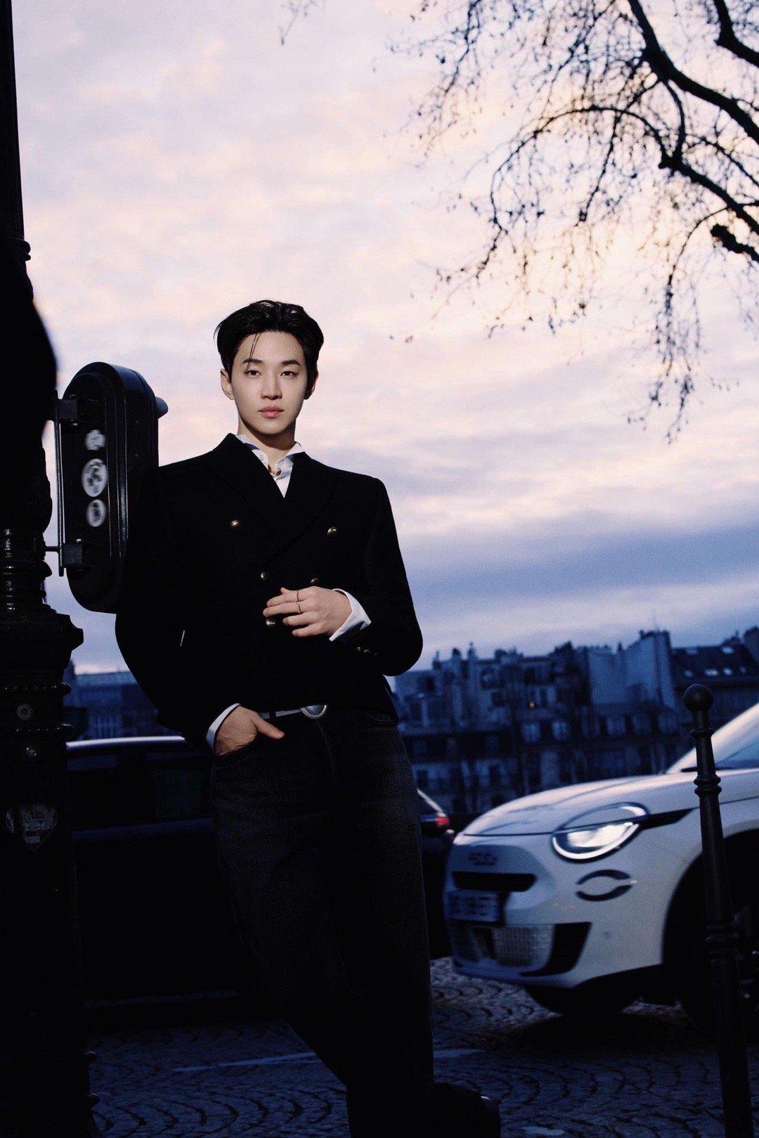 刘宪华和暮光之城男主同框 当东方音乐才子遇见西方吸血鬼王子，刘宪华与罗伯特·帕丁