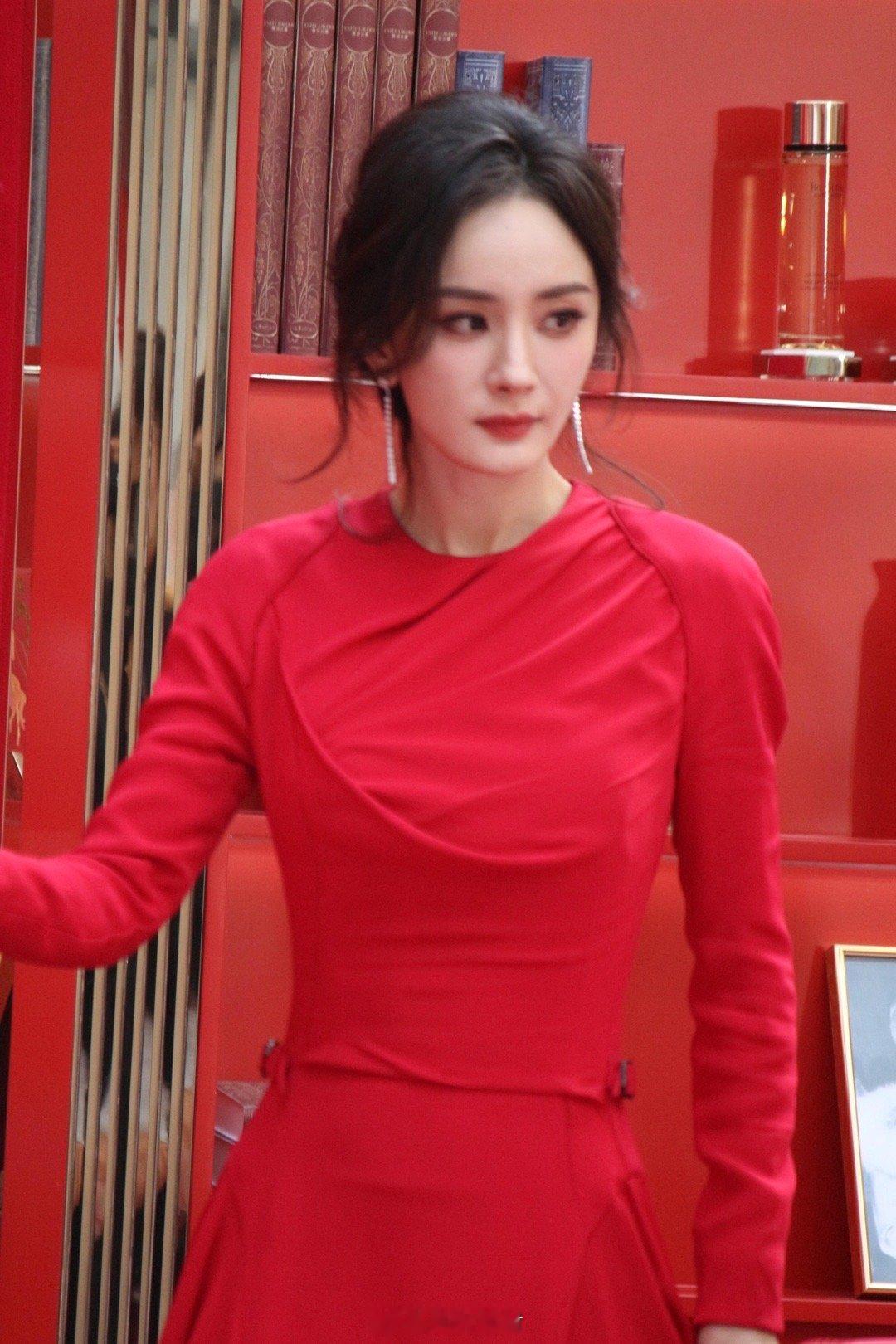 杨幂，这套我都受不了，我是不是得了杨幂综合症