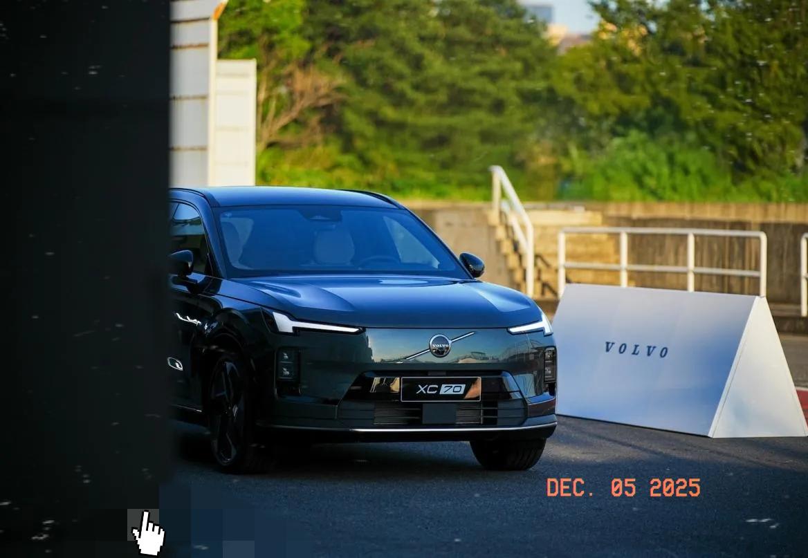 沃尔沃全新XC70累计销量破万，沃尔沃新能源进程进一步加速？沃尔沃全新XC70在
