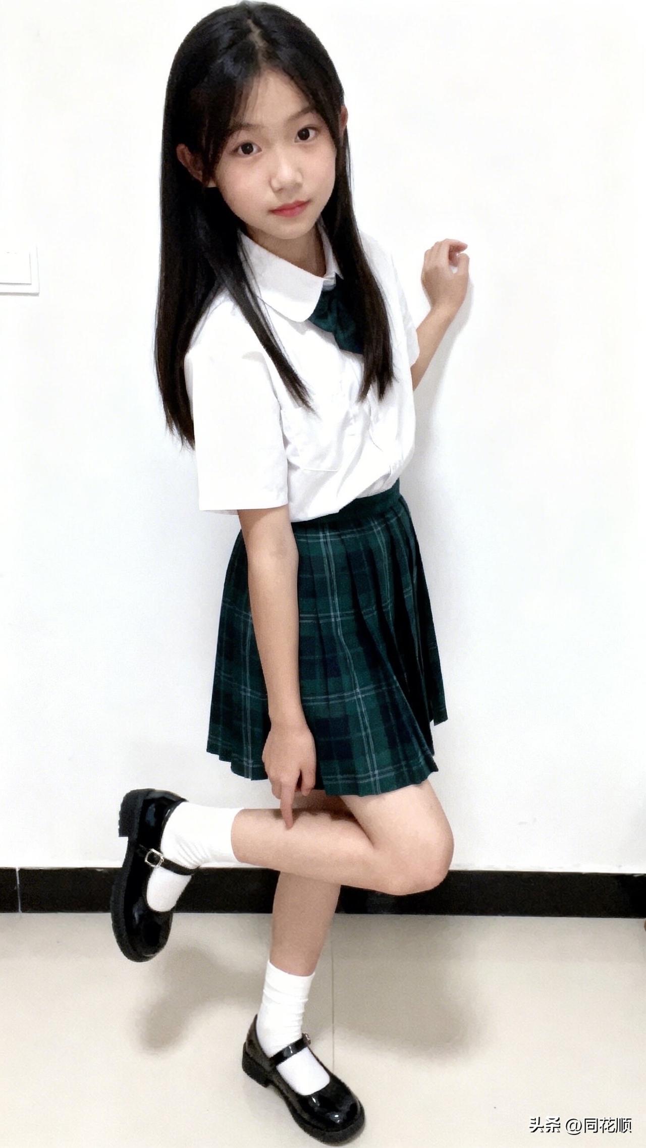 JK少女清秀动人[送心][送心]甜系jk少女 甜系女孩jk 清新脱俗的女孩子是什