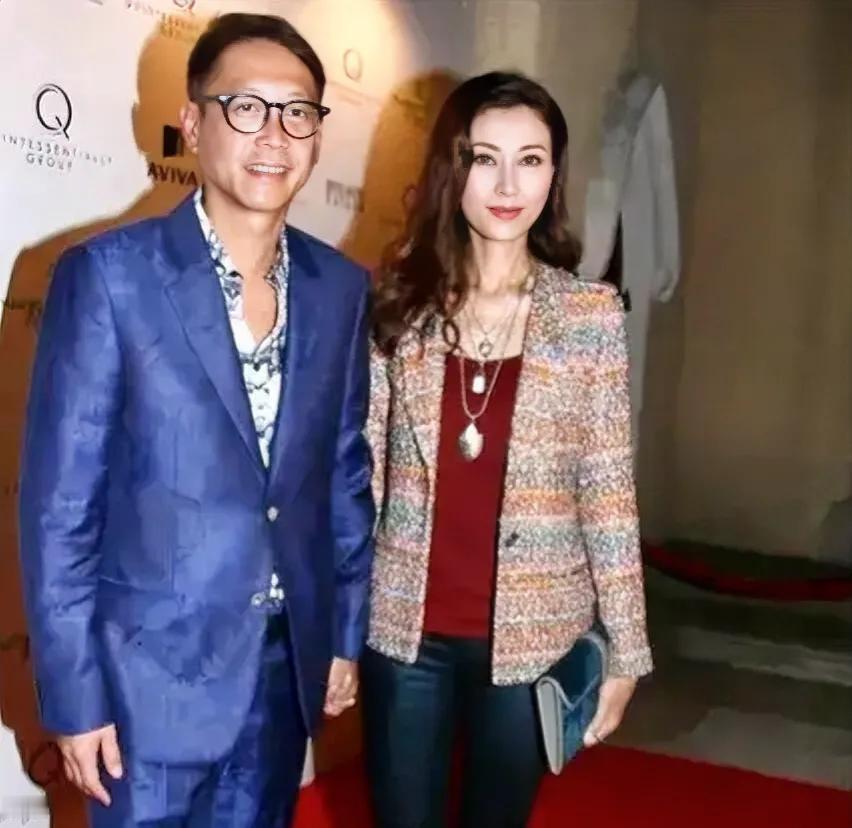 港姐冠军李嘉欣，38岁那年嫁给了许晋亨，为了保持身材，她不想生孩子，婆婆便直言：