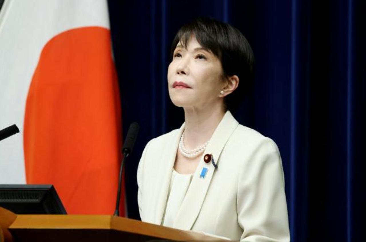 【最新民调显示高市内阁支持率59.2%，较上月调查直降6.7个百分点。缘何高市内