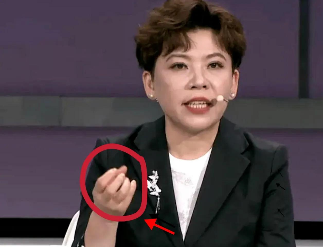 邓亚萍这点评也太犀利了吧！

林诗栋拿了瑞典大满贯男单亚军已经够亮眼，但超级大满