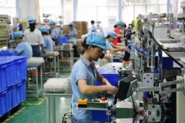 双休法定31年，为何很多人依旧单休？