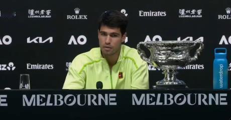 澳网决赛后阿尔卡拉斯表示，德约科维奇证明了许多人的看法是错误的，他们曾认为他再也