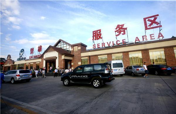这哪里是“能不能卖出去”的问题，这分明是老百姓在用脚投票，上演了一场“人间清醒”