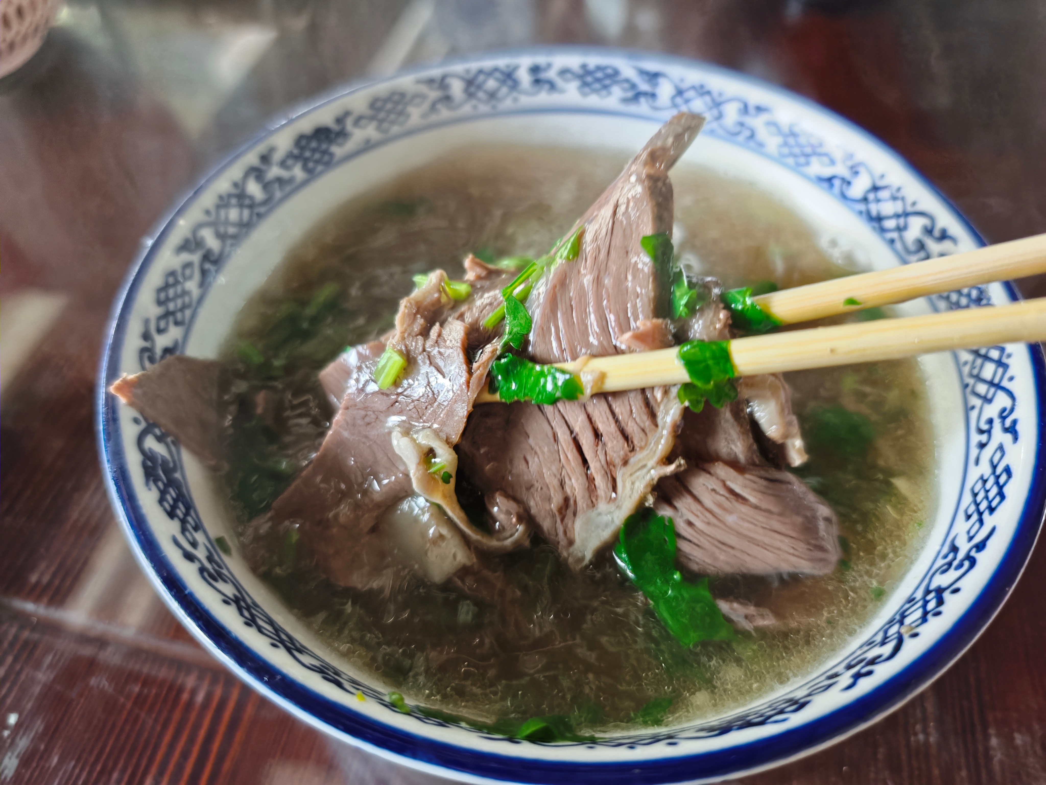 早上5点半北京起床，中午12点吃上了陕西浦城水盆羊肉[色][色][色]  ​​​