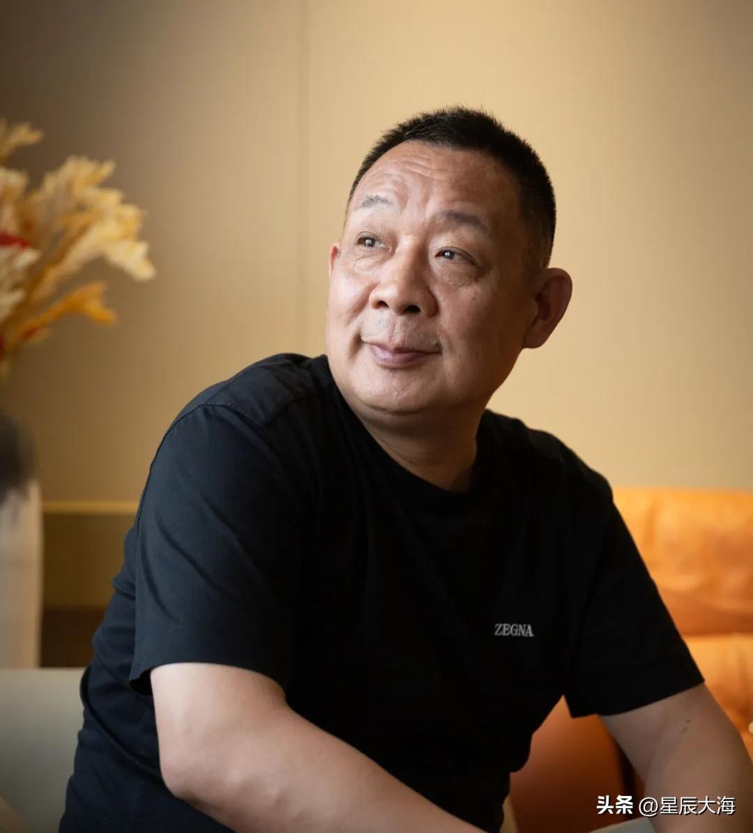 于东来毅然关停盈利门店，莫言一语道破真相：钱财，便是成年人最大的底气
 
最近胖