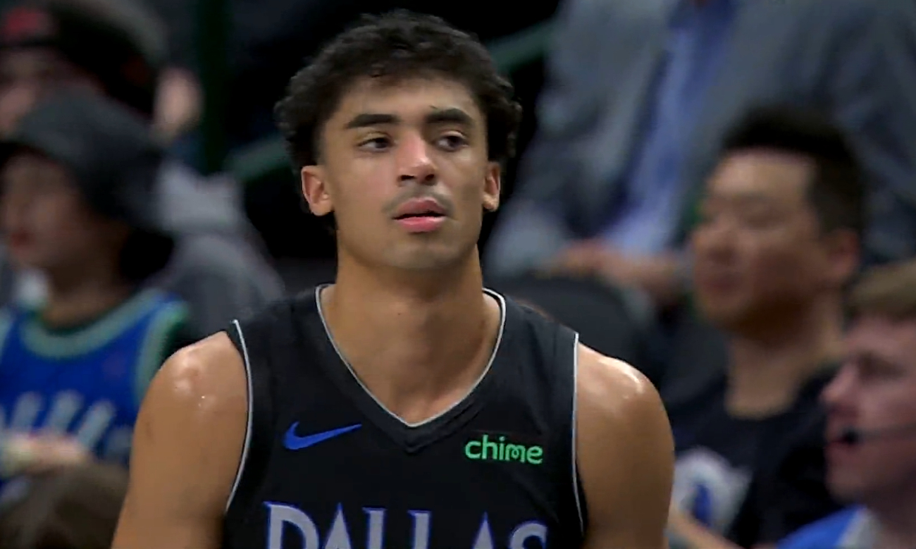 独行侠110-104终结火箭四连胜！克里斯蒂发挥神勇，独得24分7篮板，投篮13