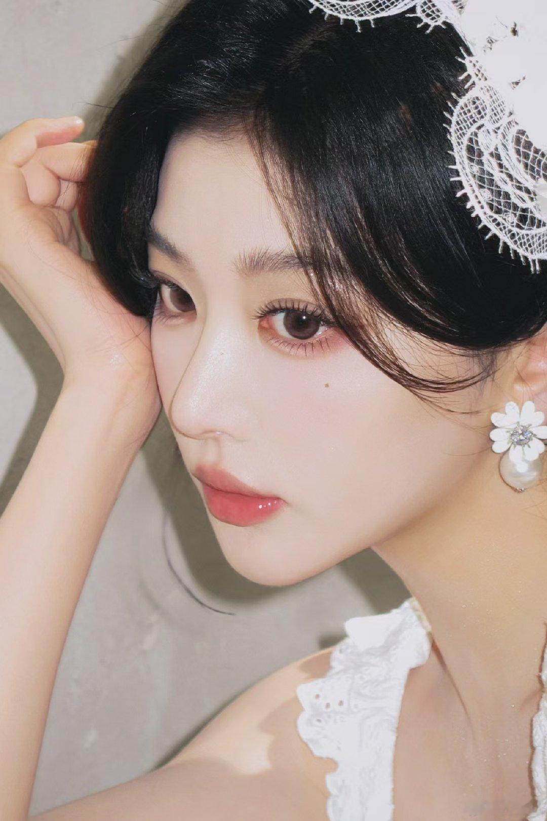 孔雪儿小小优雅一下孔雪儿优雅一下孔雪儿优雅一下 好好看哦！！！