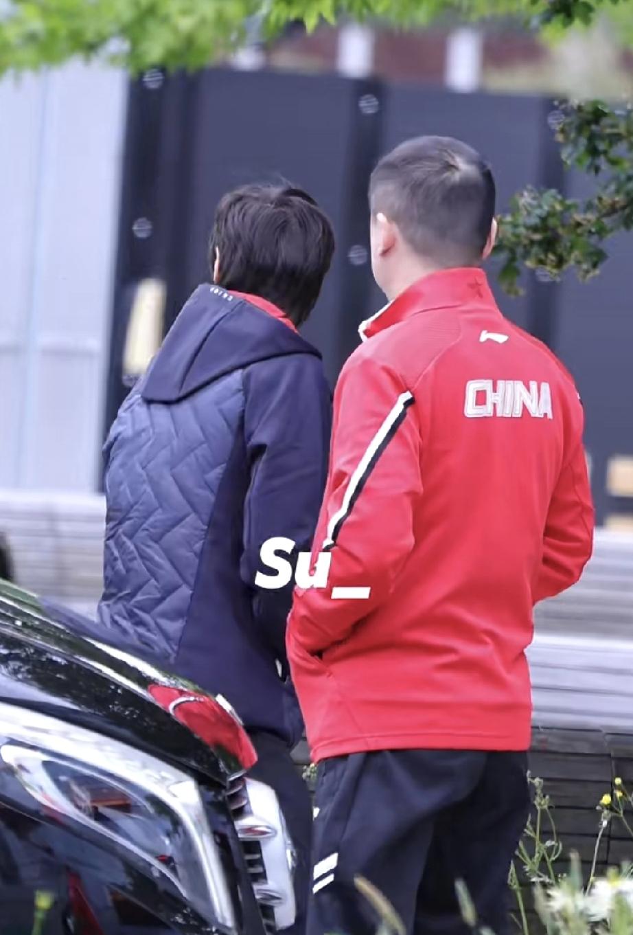 看到王曼昱和陈幸同跟着马琳指导一起去参加活动了！
结束伦敦团体世乒赛，国乒团队还