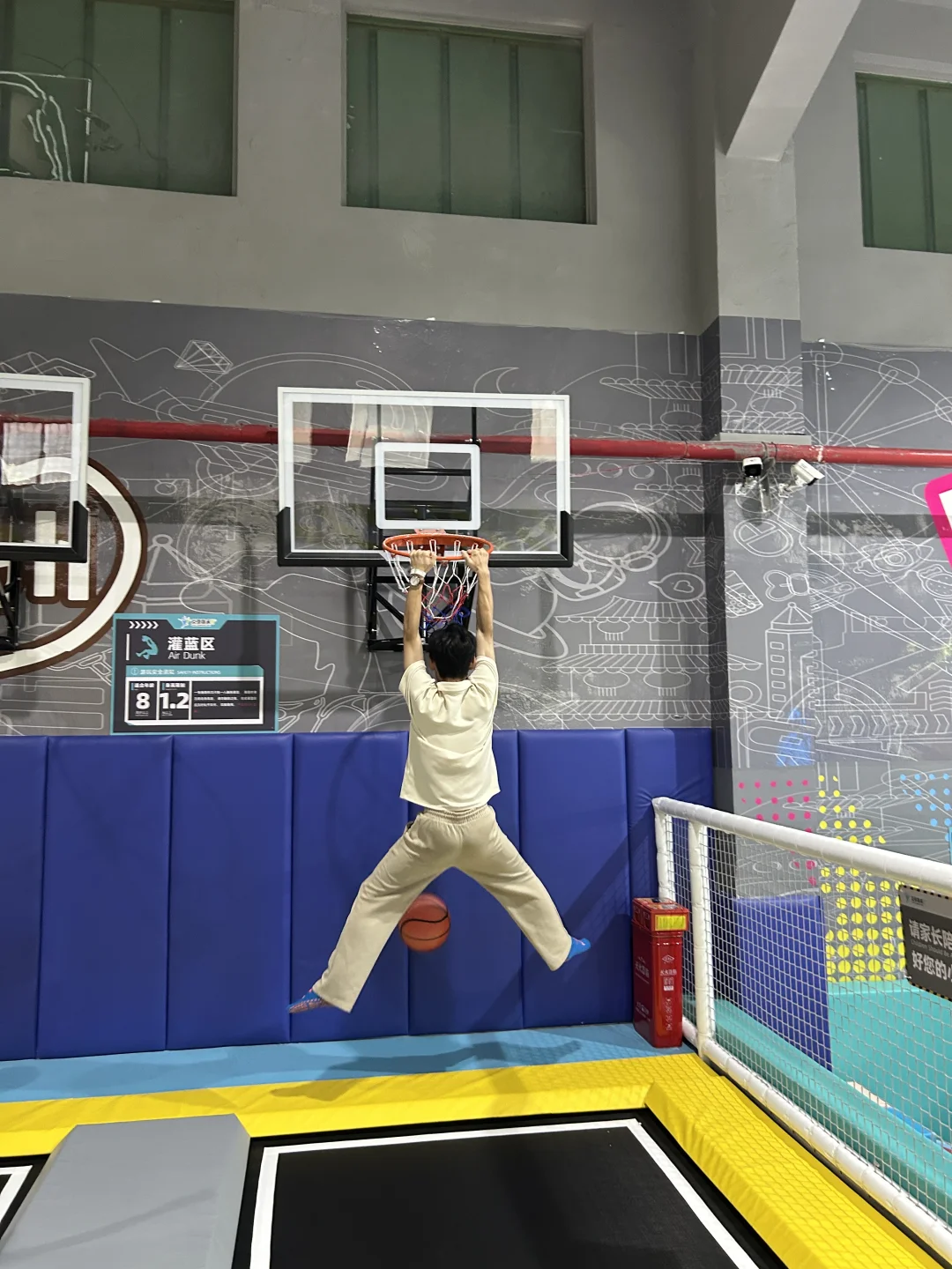 广州荔湾蹦床公园！周日嗨到不想走😆