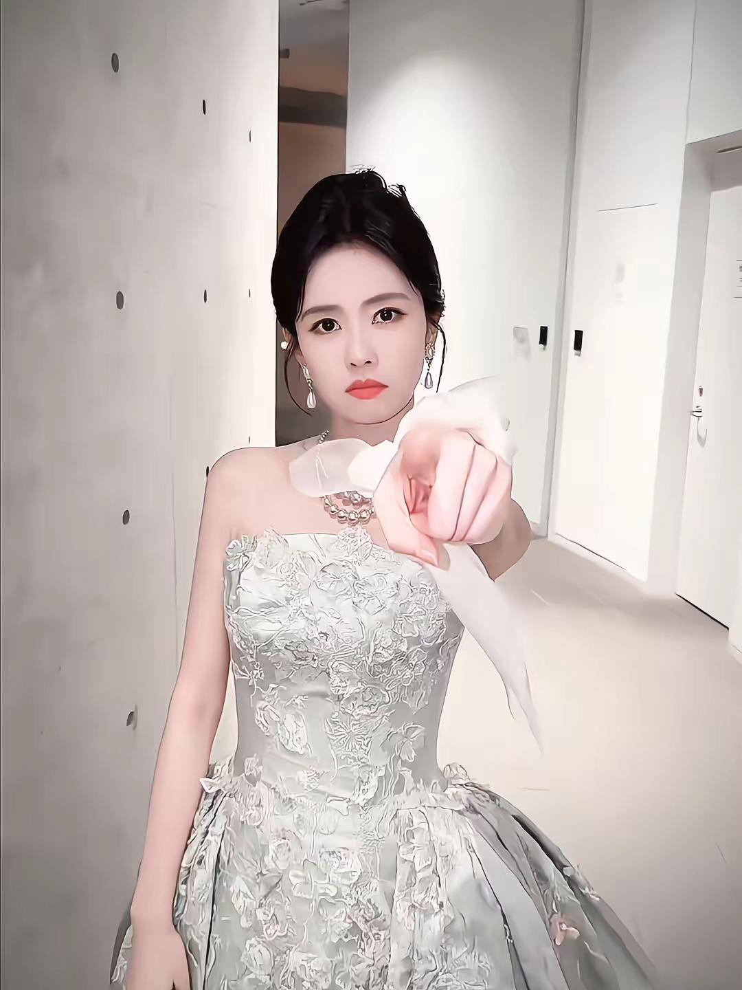 "你是我未曾拥有无法捕捉的亲昵" 白鹿