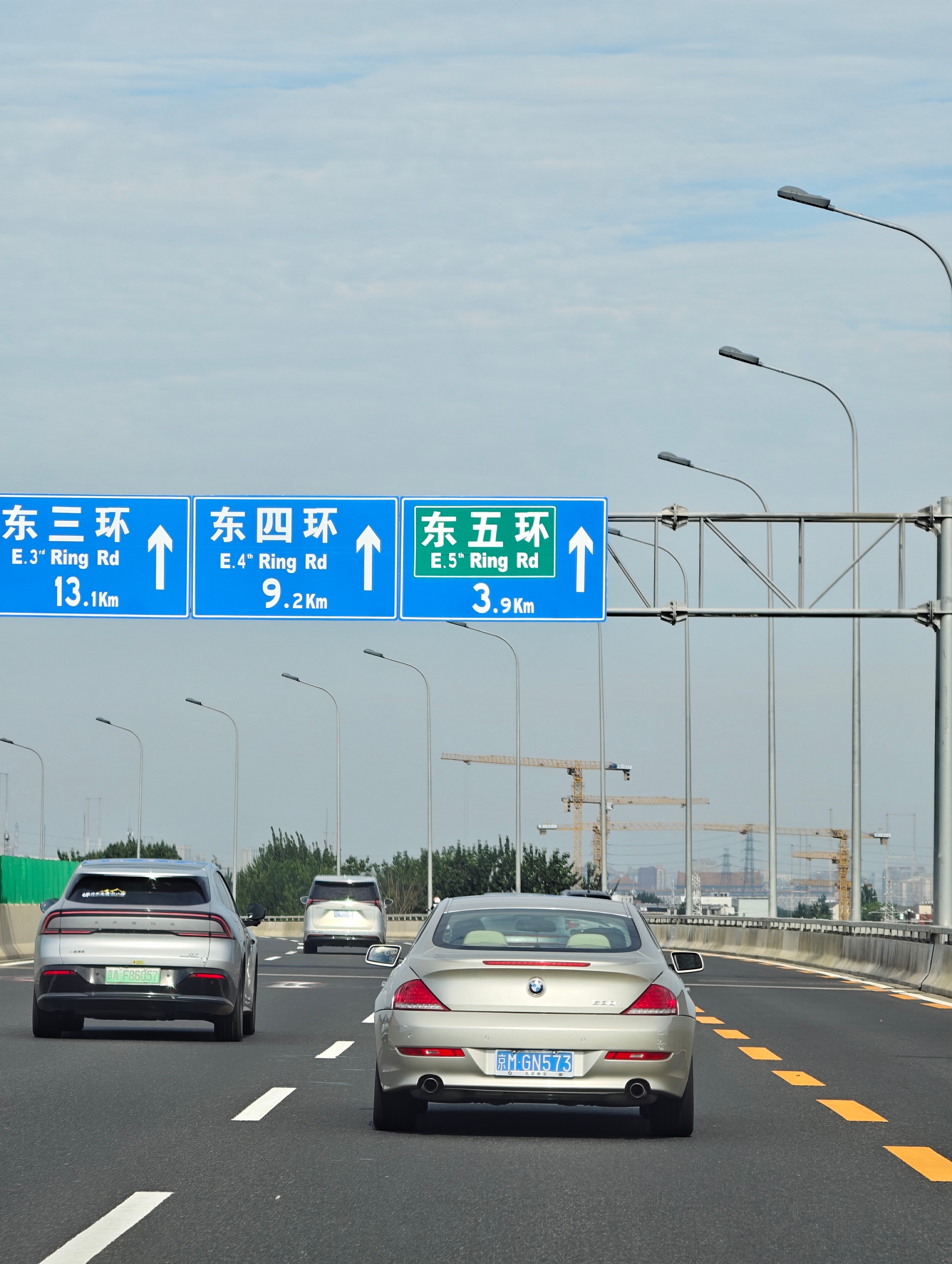 偶遇 E63 和 F06 两代 6 系，见证了当年燃油车的巅峰时代老旧燃油车 北