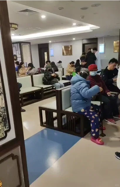当你的大姨妈拖拖拉拉不走时，别急着止血