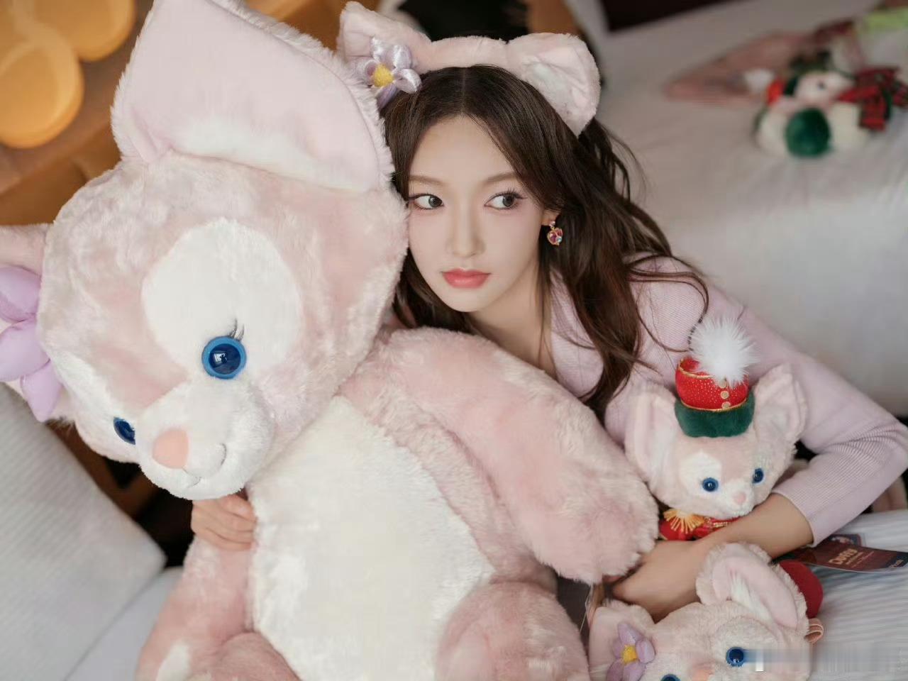芒果把2024爱上的女演员都请来了  芒果把2024爱上的女演员都请来了，杨幂、