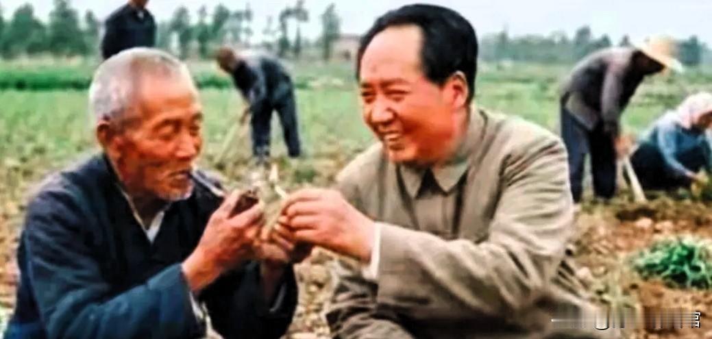 两张跨越岁月的画面，道尽领袖最深的初心
 
两张穿越时光的影像，瞬间读懂什么才是