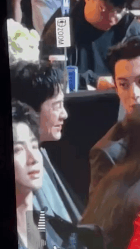 红衣服是谁？#王鹤棣 e人社交# ​​​