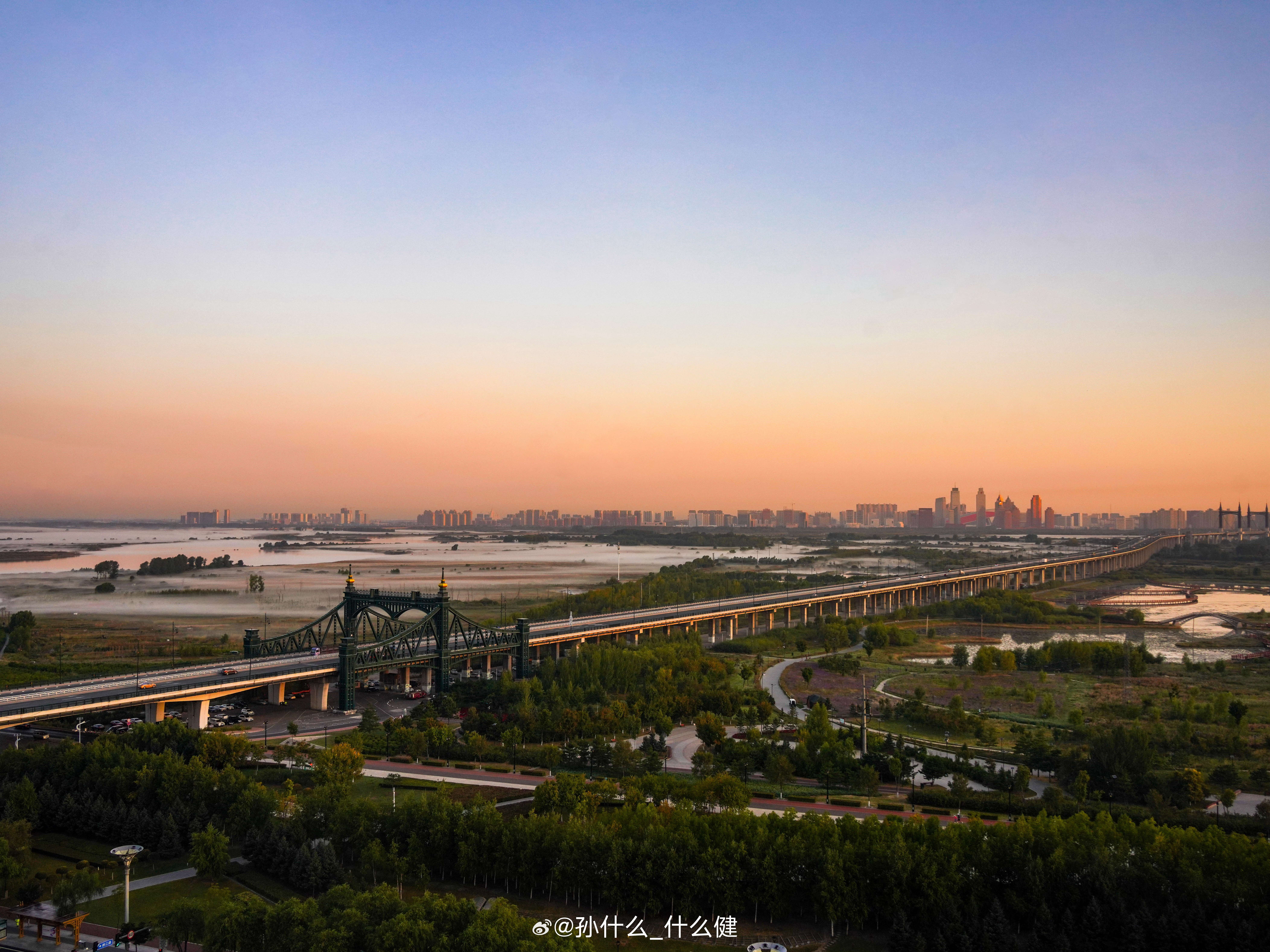 早上五点十分，我妈叫我起来拍照[无聊][无聊]  ​​​