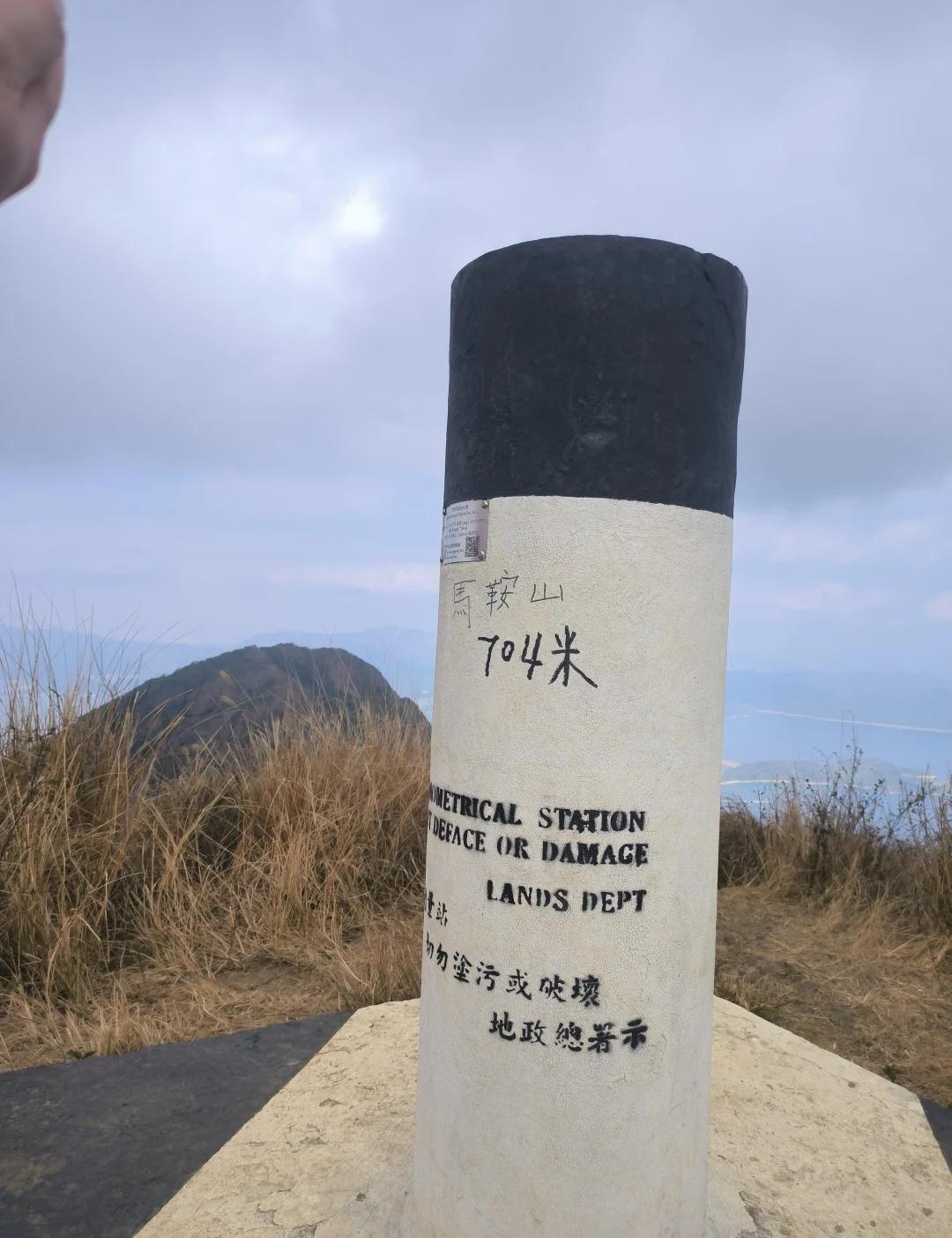 香港的山｜马鞍山
交通：地铁东铁线大学站出来转公交87K到恒安邨，开始徒步
	