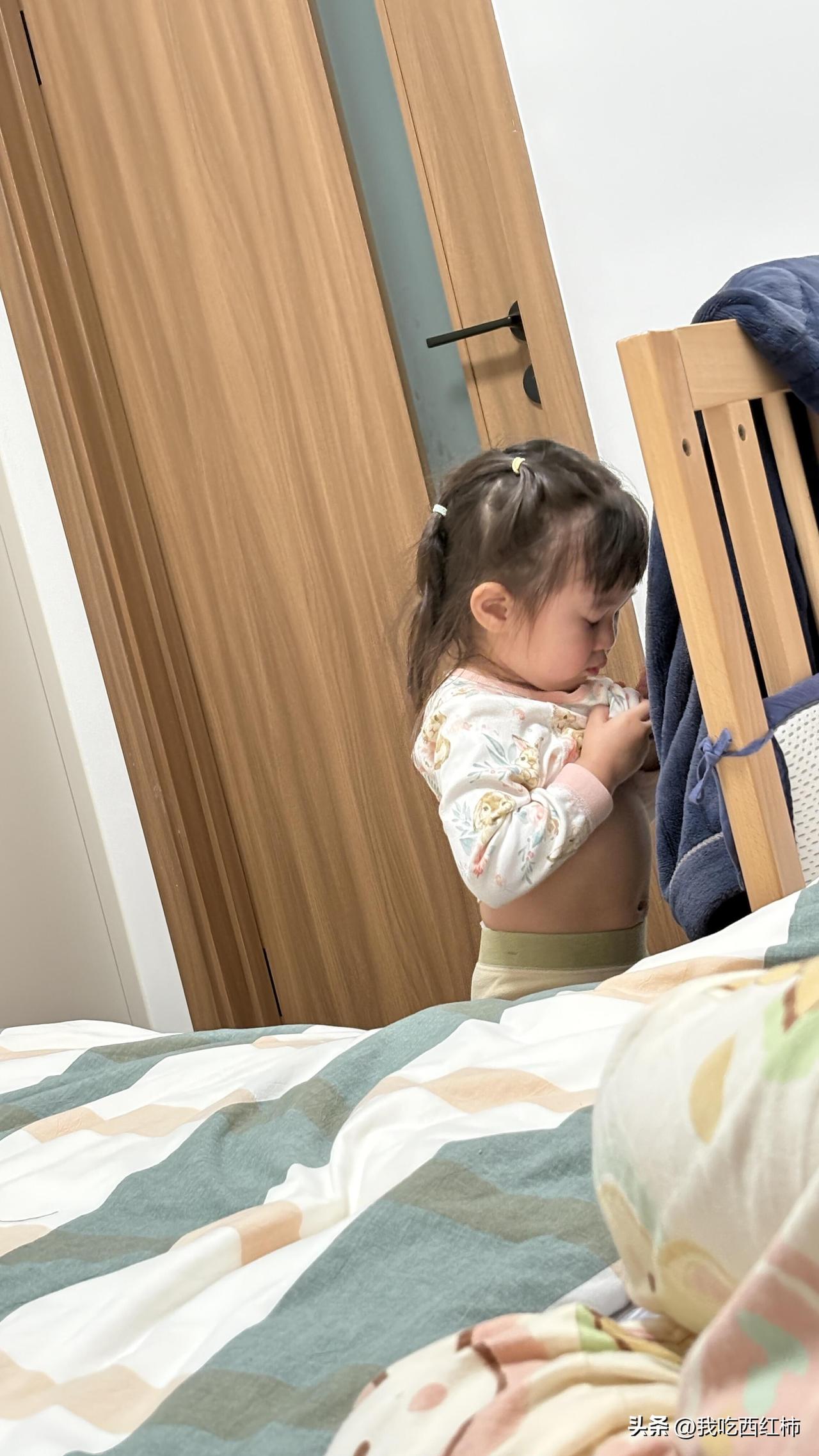 快三岁拉臭还要穿尿不湿怎么办
九月就要去幼儿园了，尿尿知道坐马桶，可是拉臭还要穿