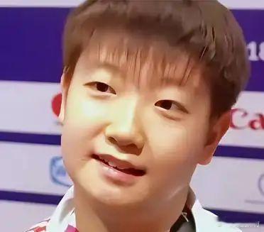原来发现大头也挺可爱的第一人。竟然是莎莎！当年，莎莎在接受采访时说，我搭档也挺可