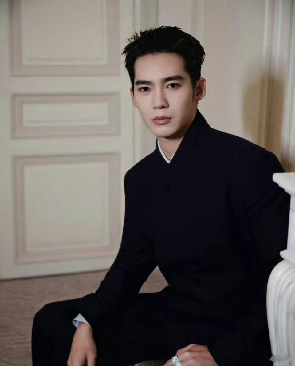 于适李昀锐巴黎男装周 于适 李昀锐 都将出席巴黎男装周DIOR 2026春夏大秀