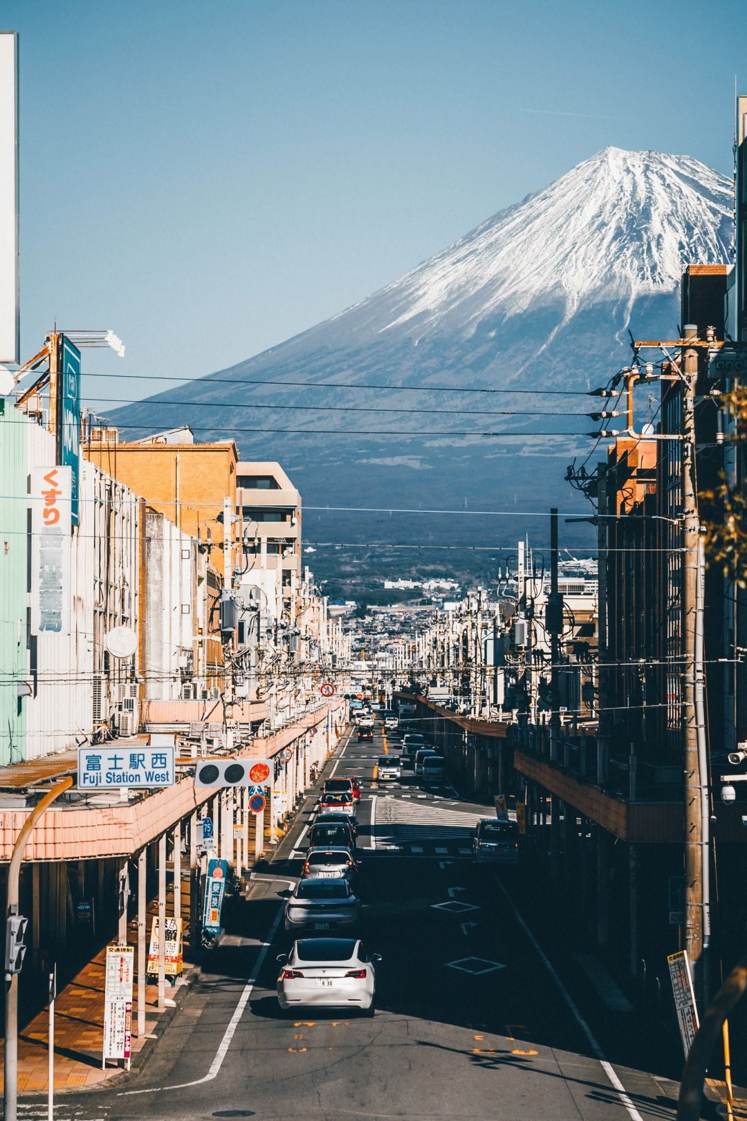 来富士山记住这个地铁站！出站就是大片机位