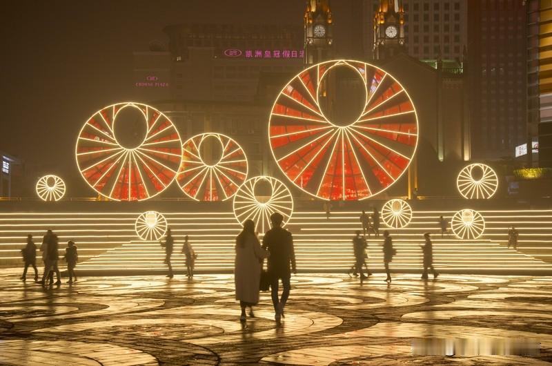 跨年夜“戒断”？这可是新征程的号角！
家人们，跨年夜超嗨！烟花如灵动精灵，于夜空