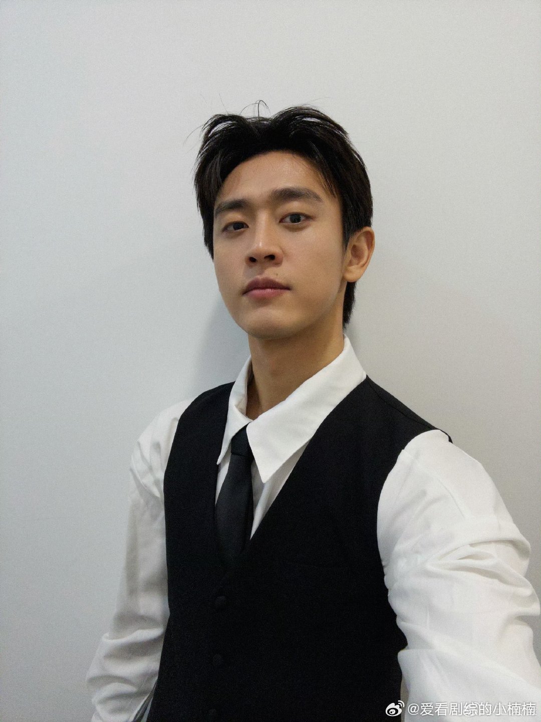 王天辰真憋不住一点王天辰嘴角太难压了 王天辰听见姐夫俩字憋不住一点，呜呼 