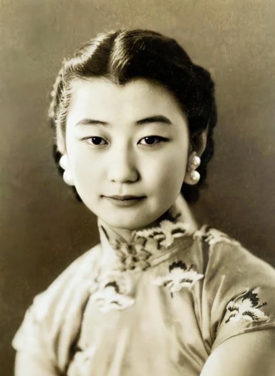 2003年，养老院有一个90岁老太太被一口水饺噎死了。工作人员在收拾遗物时，赫然