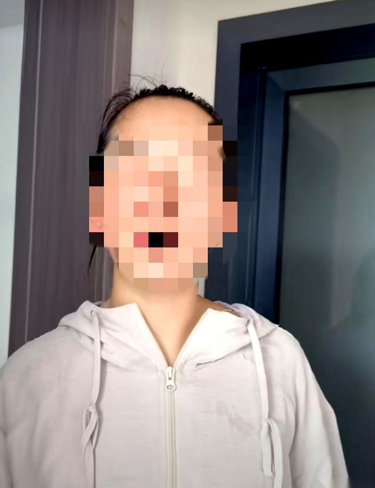 就因为一条路，幺妈家差点被网暴到死。
所有人都指着鼻子骂，说他们家坏，故意把路修