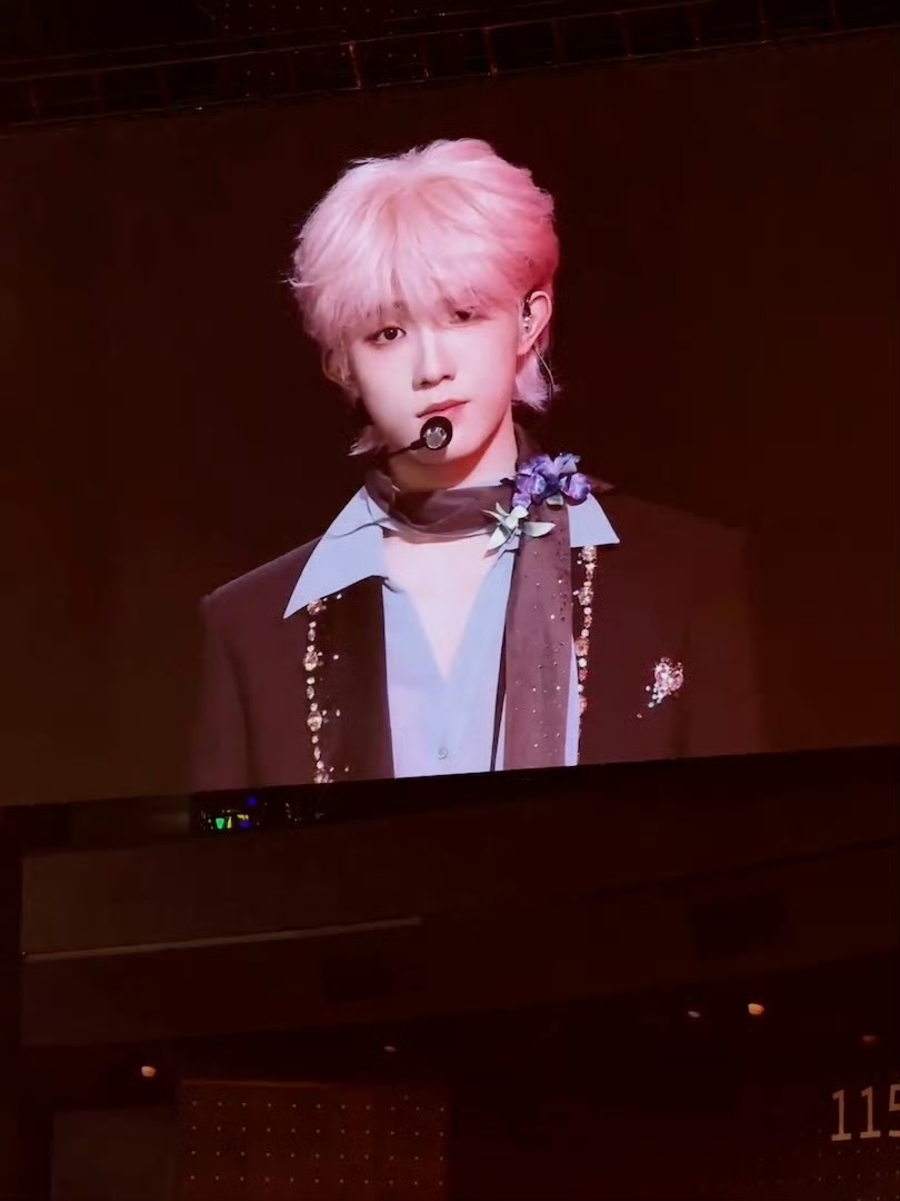 小樱花饼饼TT苏新皓今天是一个水蜜桃儿🍑苏新皓粉发水蜜桃苏新皓粉发 苏新皓好像