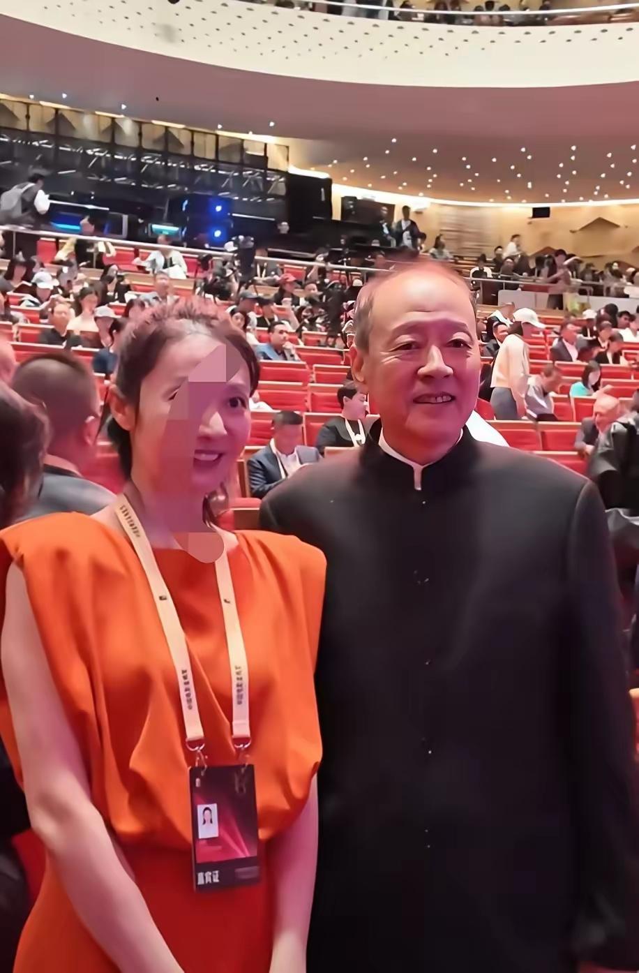 不羡鸳鸯不羡仙，就羡侯总每一天。侯天来，把嫖娼官员形象演的活色生香的，演成了经典