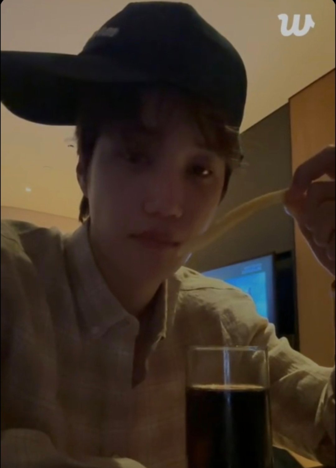 是的这个帅哥和傻子都是我老公🥺金钟仁