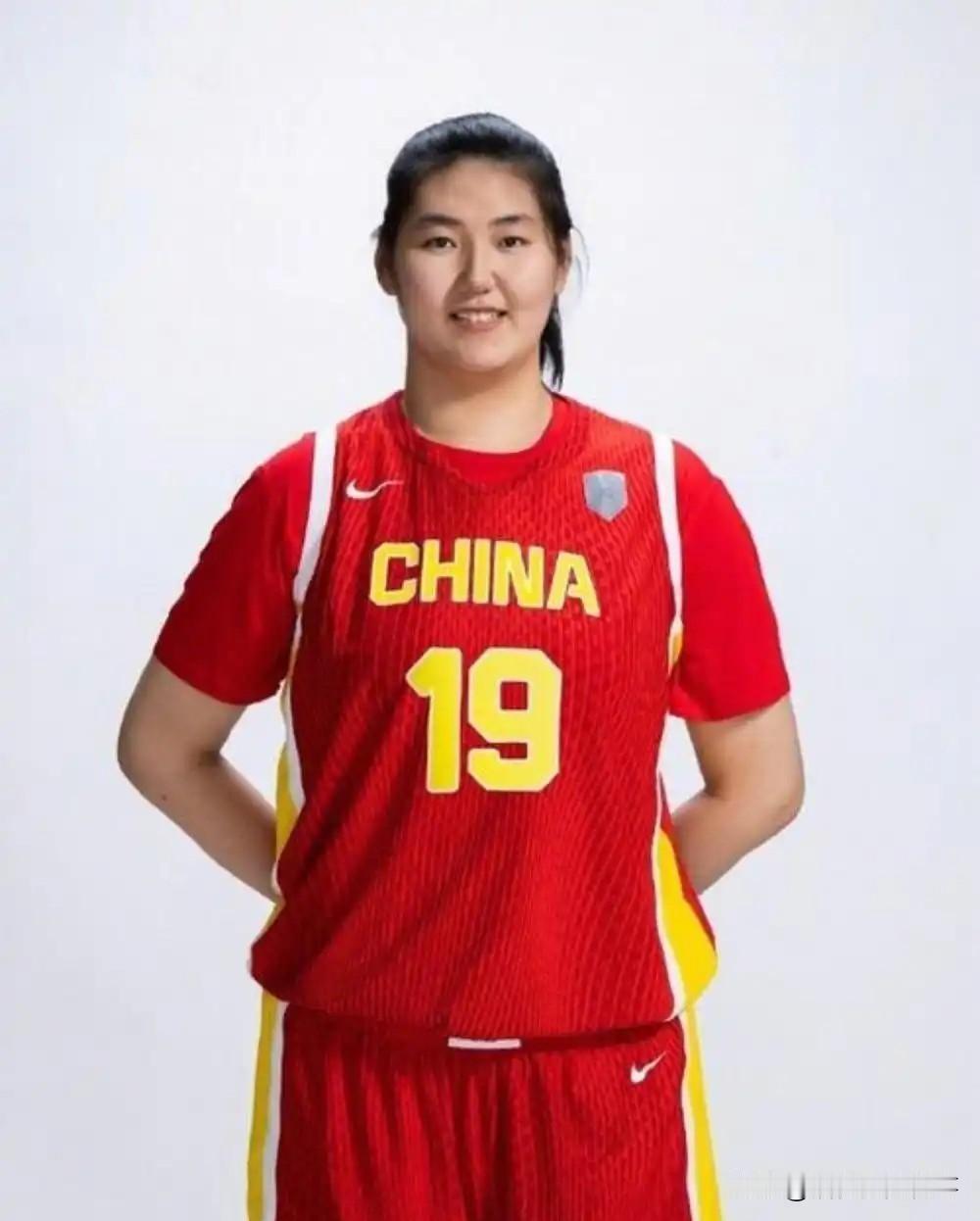 张子宇赛后采访杨健为何尴尬：一句“菲菲阿姨好”，把28年的情怀线整不会了
我开始