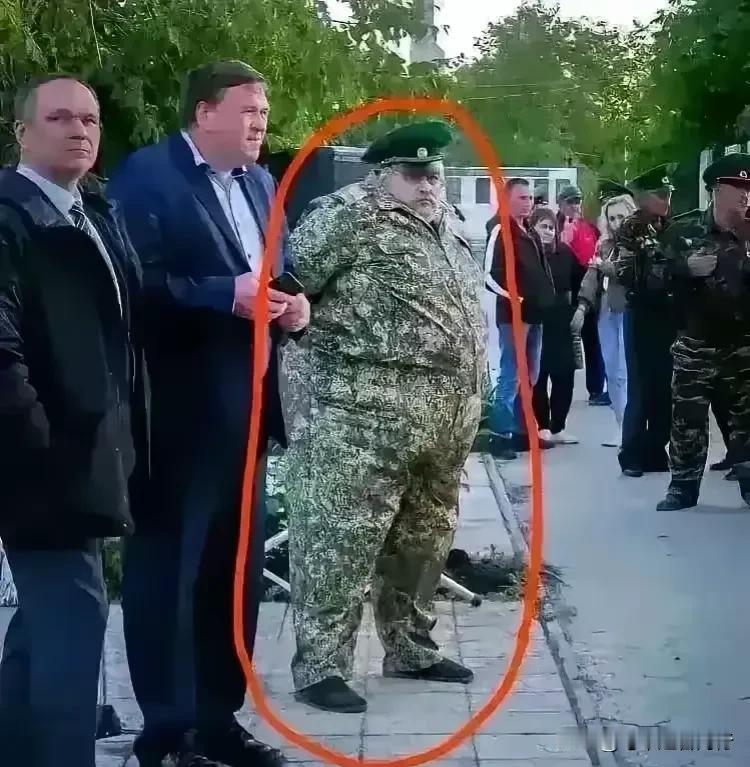“为了掩护领导，他已经放弃了自我？！”