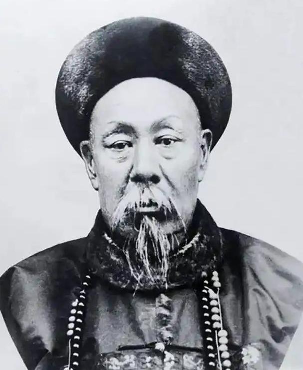 1901年，八国联军开出了一份死亡名单：174人。王公大臣、皇亲国戚，慈禧一个没