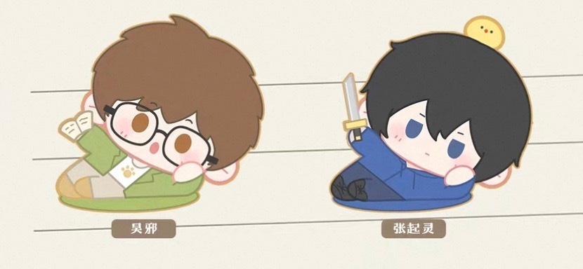 两只小猪在拽什么 