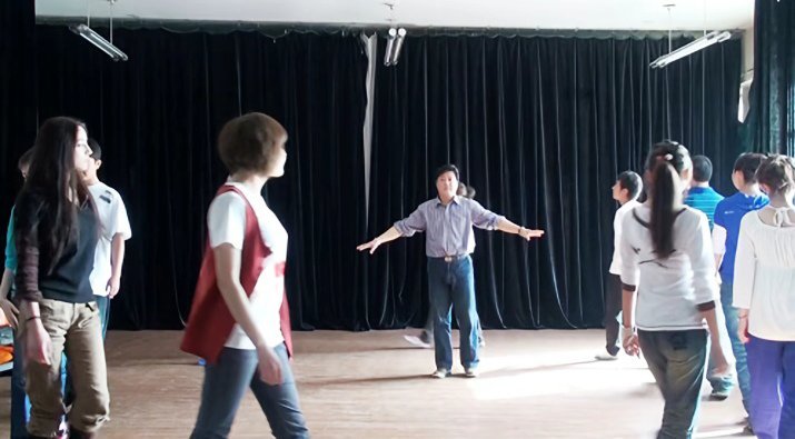 我靠没见过的迪丽热巴大学时期照片好帅！ 